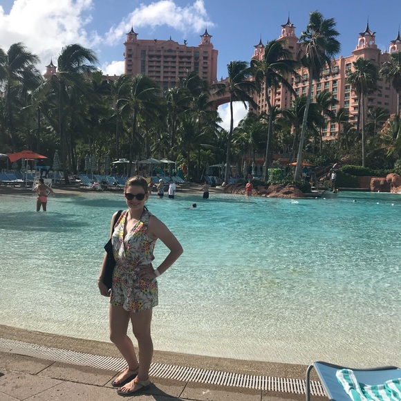 Meet your Posher, Stephanie - Picture 4 of 5